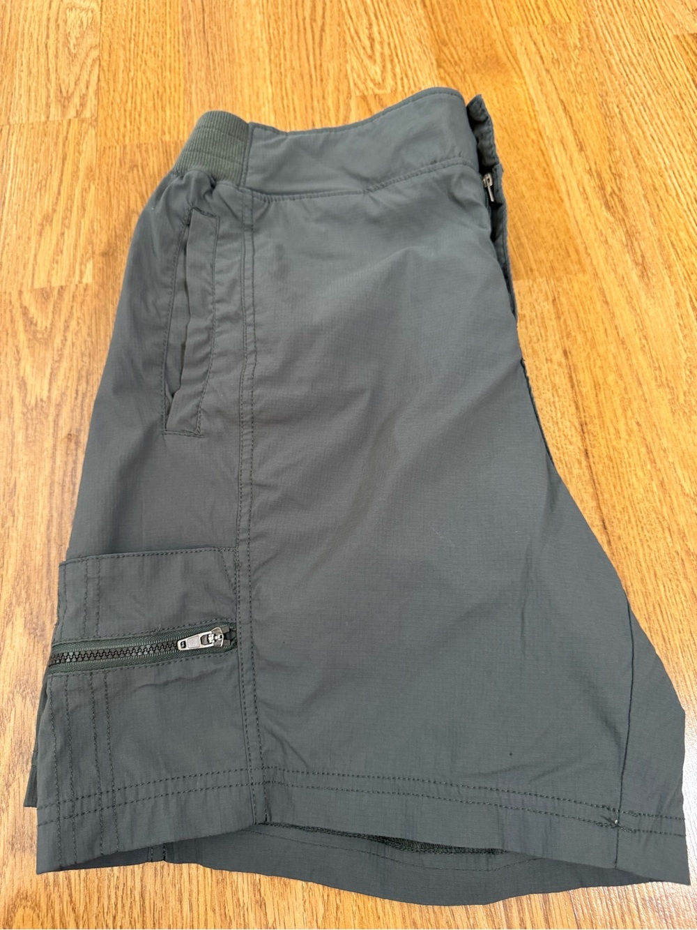 Women’s Dark Olive Cargo/Hiking Shorts XL - Picture 8 of 12